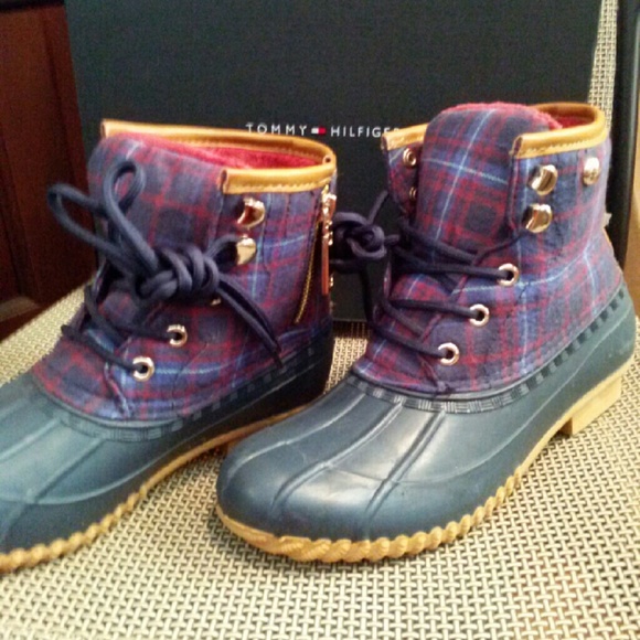 Tommy Hilfiger boots - Picture 1 of 4