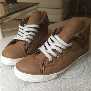 Cute Converse-like sneakers