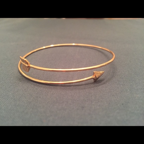 PRICE REDUCED! Gold arrow bangle bracelet!