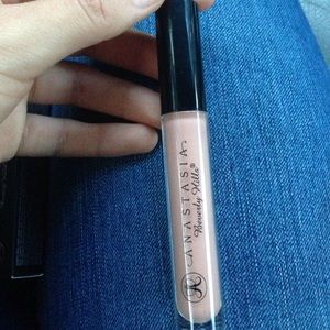 ABH Lip Gloss in Undressed