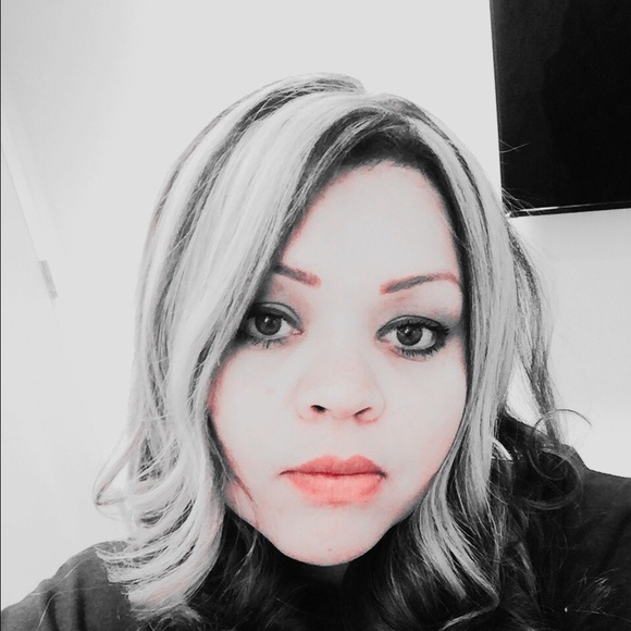 Meet your Posher, Isabel - Picture 1 of 1