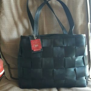 Harveys seat belt purse