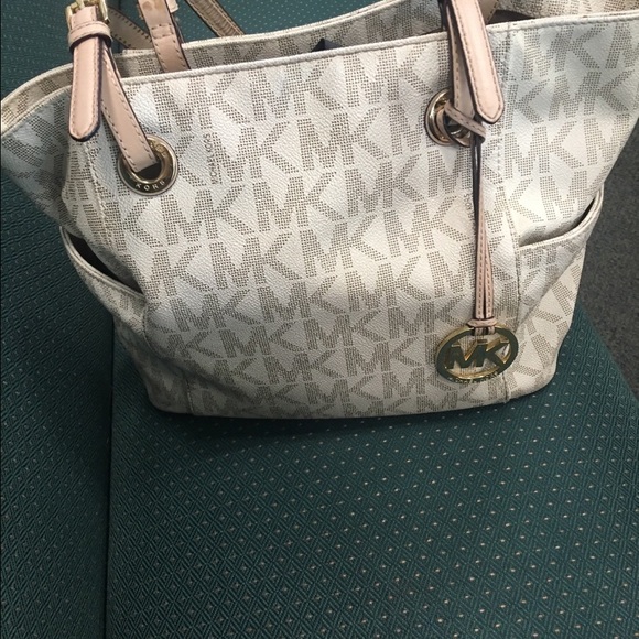 SOLD!!!! Michael Kors vanilla Tote
