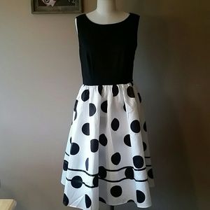 Sleeveless polka dot dress