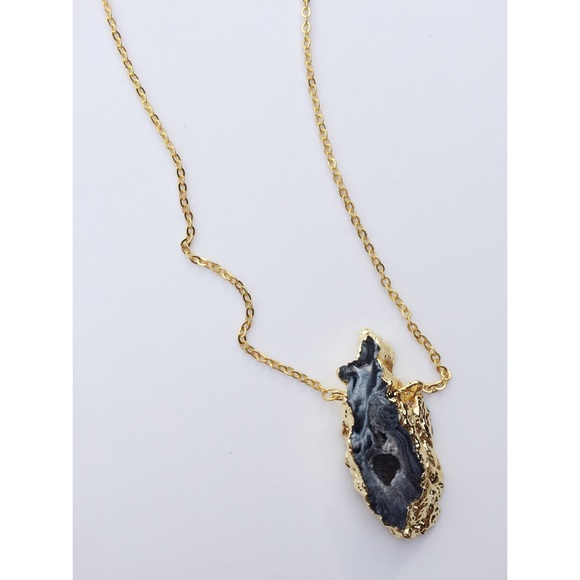 •SOLD OUT•✨Polished Druzy Stone Necklace - Picture 2 of 3