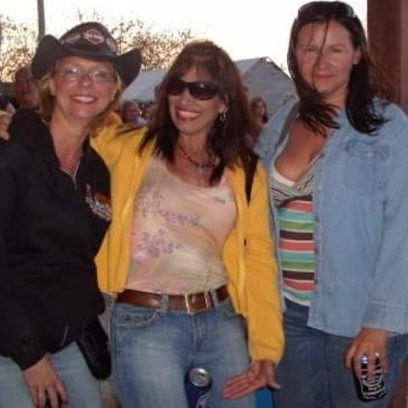 Meet Amy ☀️Posh Ambassador & Shopper☀️ - Picture 3 of 8