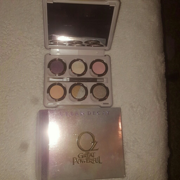 Limited Edition Urban Decay Disney Oz The Great