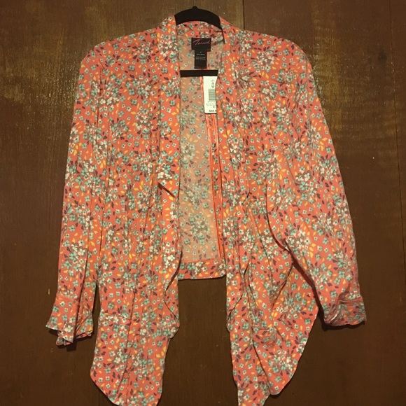 Floral buttonless blazer