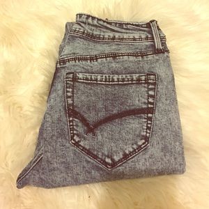 Bullhead Acid Wash Skinnies