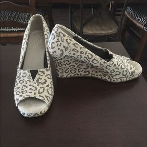 Toms wedges