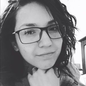 Meet your Posher, Alejandra