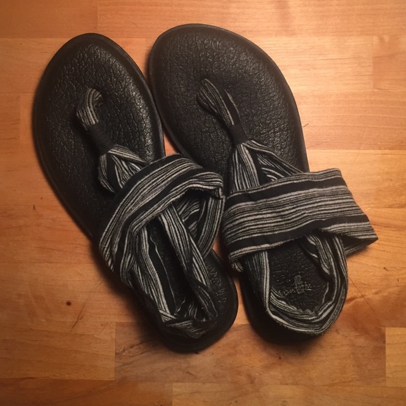 Sanuk yoga sling