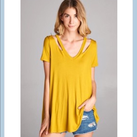 Cherish Tops - Cut out tunic
