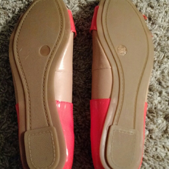 Sole Society Orange and Tan Flats - Picture 4 of 4