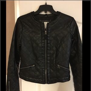 ✨Xhilaration Black Quilted Jacket✨