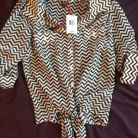 Chevron blouse with tie