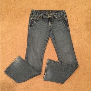 Seven7 Bootcut jeans sz 28, inseam approx 33"