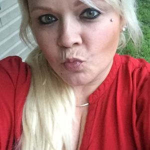 Meet your Posher, Holly