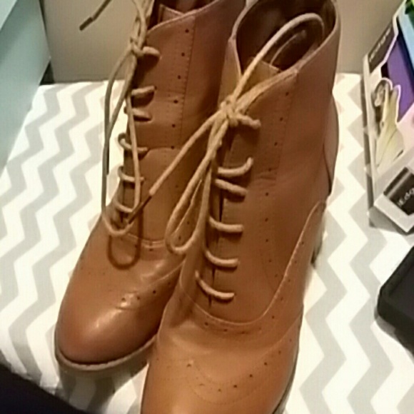 Boots - Picture 3 of 3