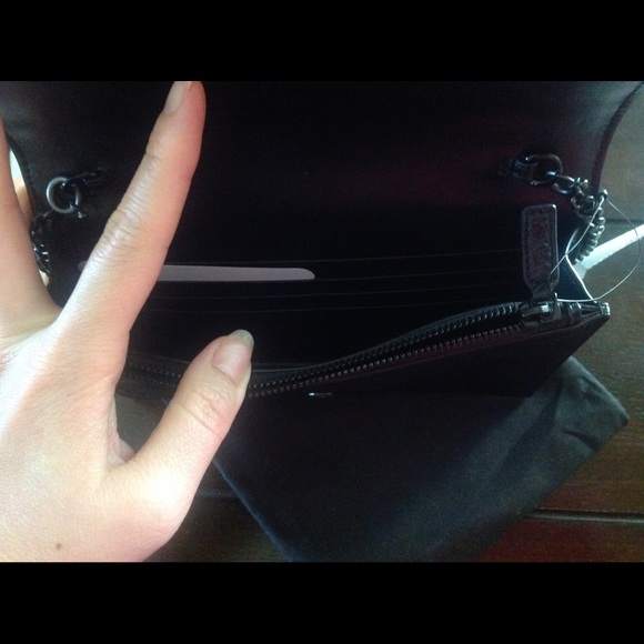 YSL MONOGRAM WOC - Picture 3 of 4