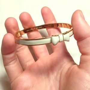 Take A Bow kate spade bangle (gold and cream)