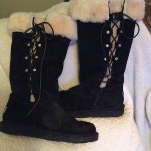 ☃☃ UGG black sz 8!