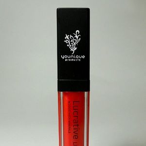 Younique Lucrative Lip Gloss!