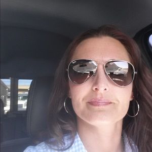 Meet your Posher, Meshelle