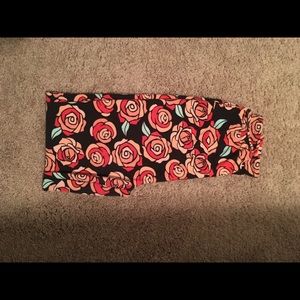 Lularoe OS Disney Roses