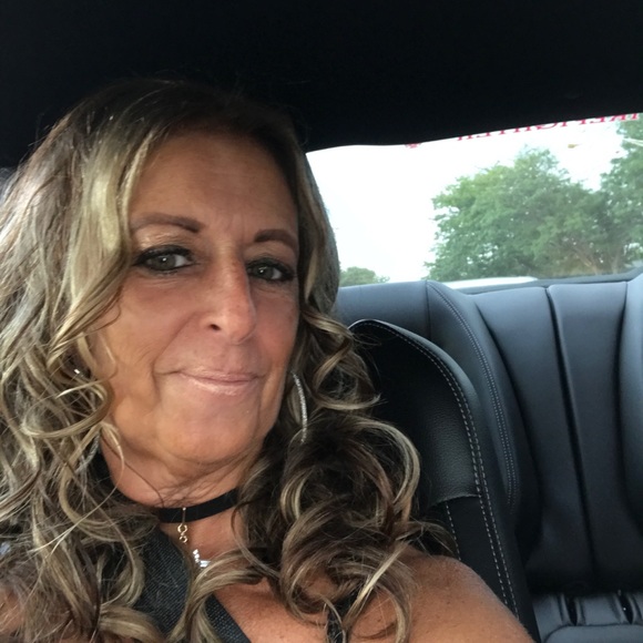 Meet your Posher, Georgine - Picture 2 of 2