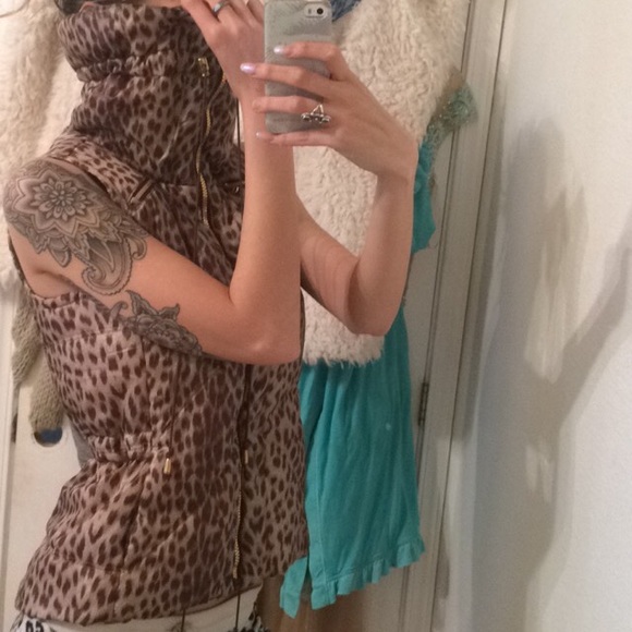 Small leopard print vest (fits medium) - Picture 1 of 3