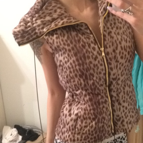 Small leopard print vest (fits medium) - Picture 2 of 3