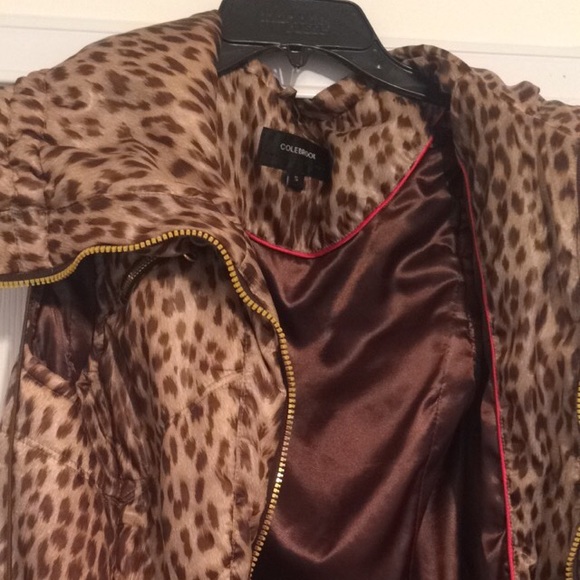 Small leopard print vest (fits medium) - Picture 3 of 3