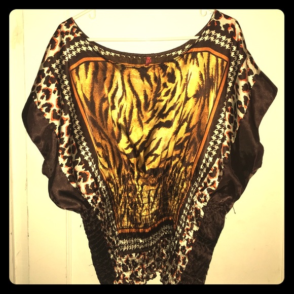 ⭐️ Animal Print Top ⭐️