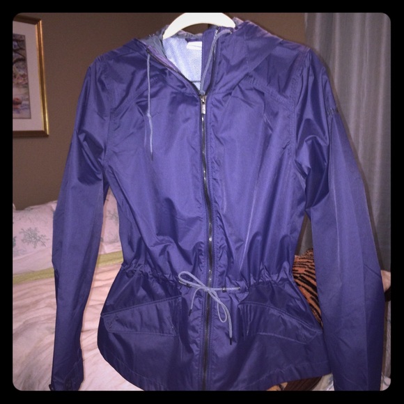 ❌SOLD❌Columbia dark navy blue rain jacket