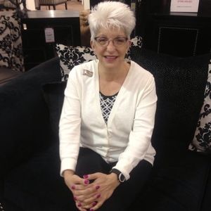 Meet your Posher, Linda