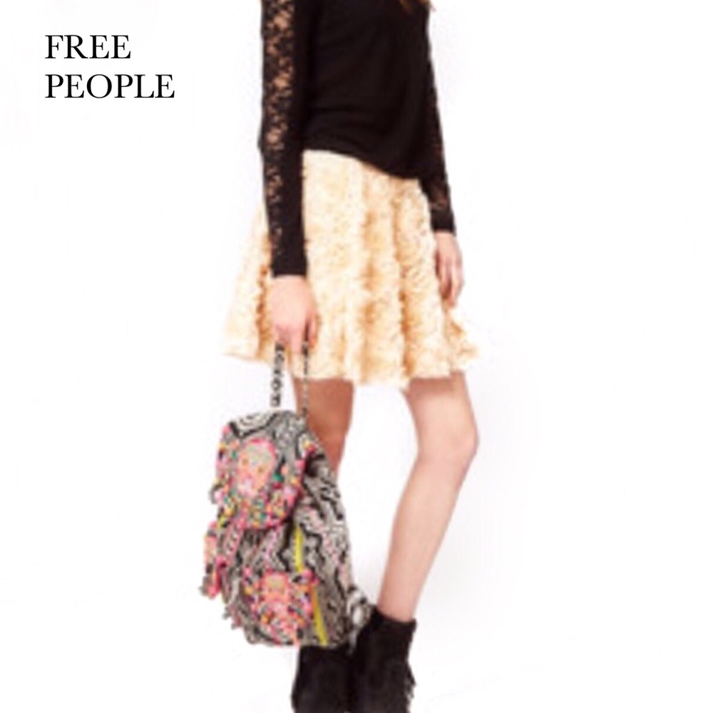 🎉 FREE PEOPLE CREAM ROSETTE ROSE BUD SKIRT - Picture 2 of 8