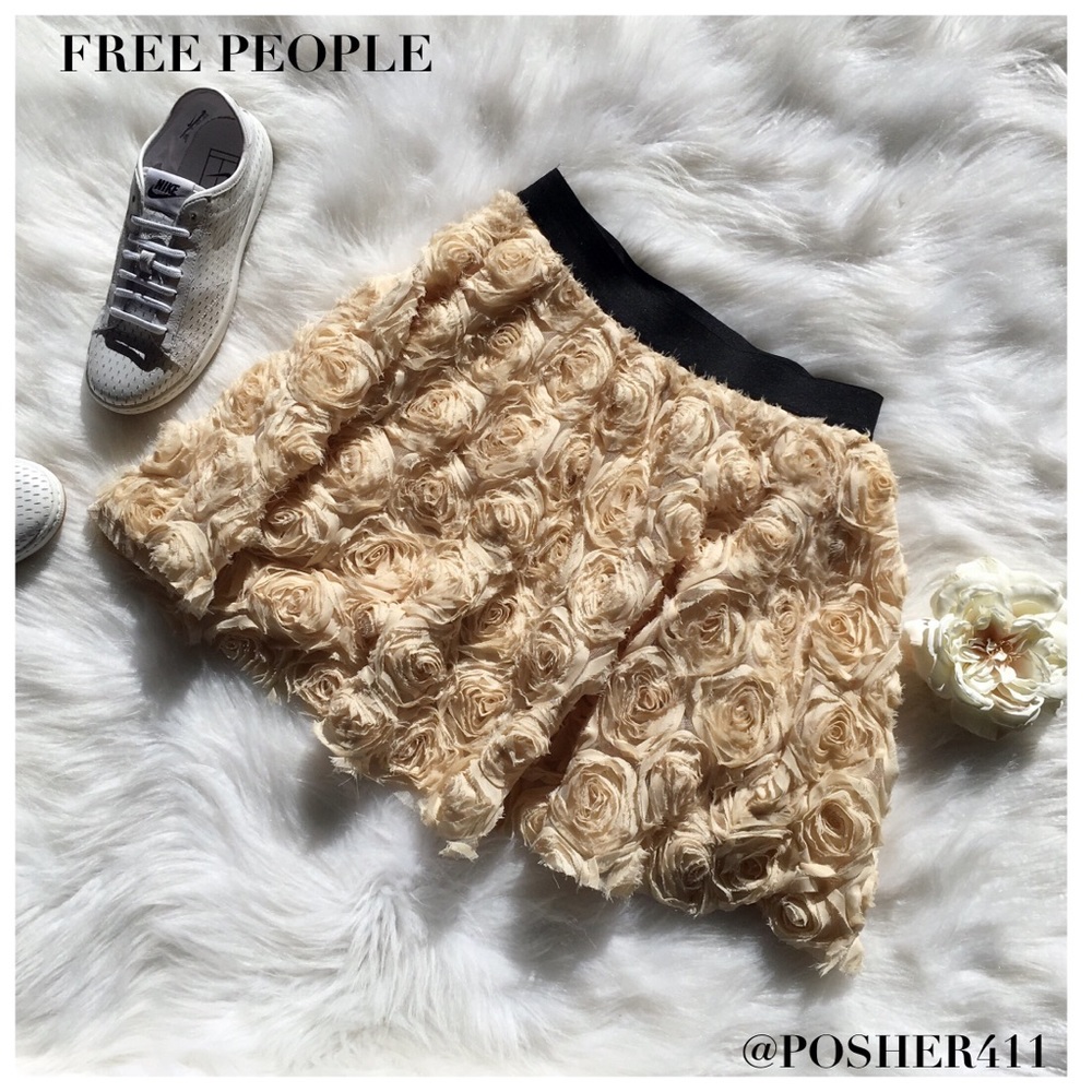 🎉 FREE PEOPLE CREAM ROSETTE ROSE BUD SKIRT - Picture 4 of 8