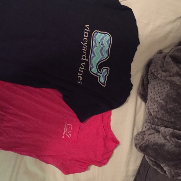 2 short sleeved vineyard vines tees - Picture 1 of 2
