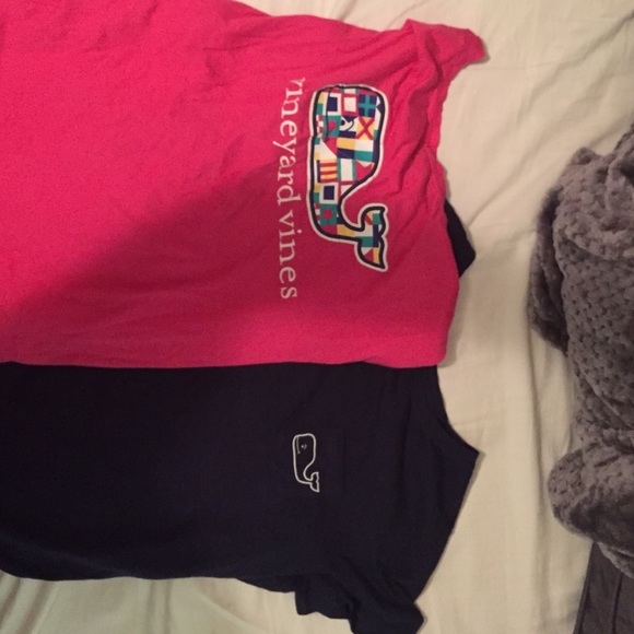 2 short sleeved vineyard vines tees - Picture 2 of 2