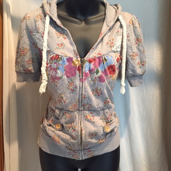 Scrapbook short sleeve hoodie