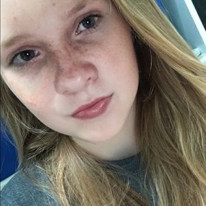 Meet your Posher, Carlee