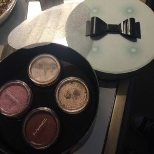 Mac guilty passions/ 4 metallic pigments