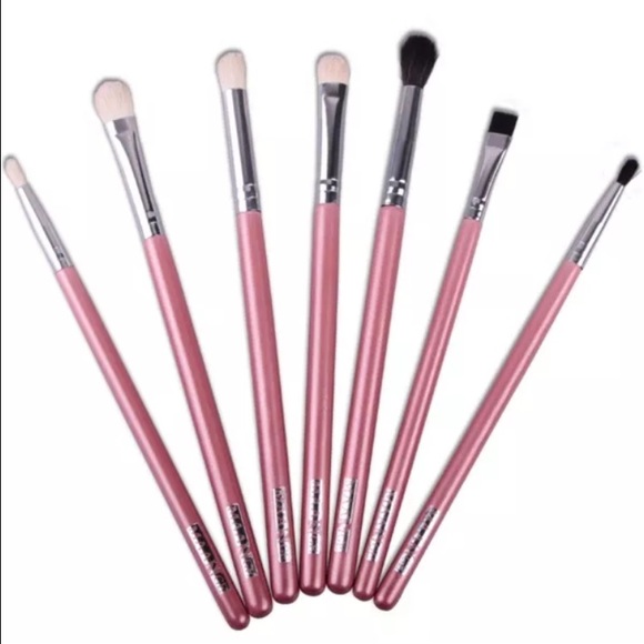 Essential Eye Shadow Brushes