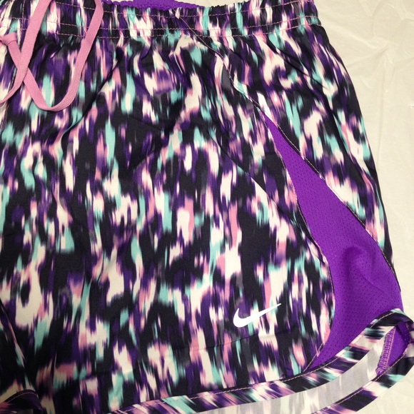 Women's Nike Shorts Dri fit Stay Cool - Picture 4 of 4