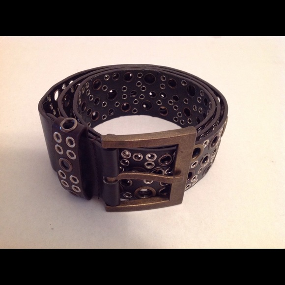 Brown belt with gold studs - Picture 2 of 2