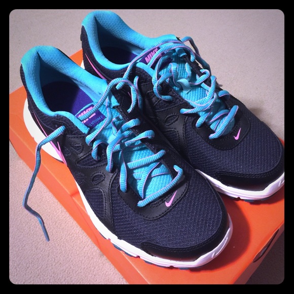 Nike revolution shoes