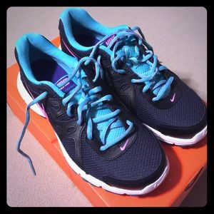 Nike revolution shoes