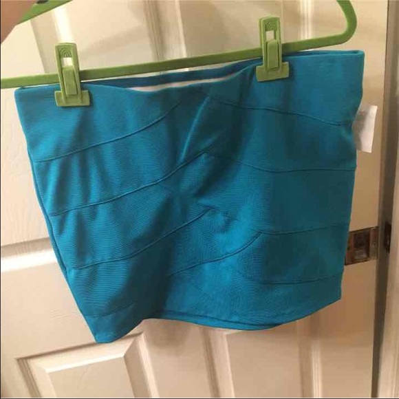 Mini COMFORTABLE Skirt - Picture 1 of 4