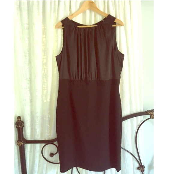 Little black dress•